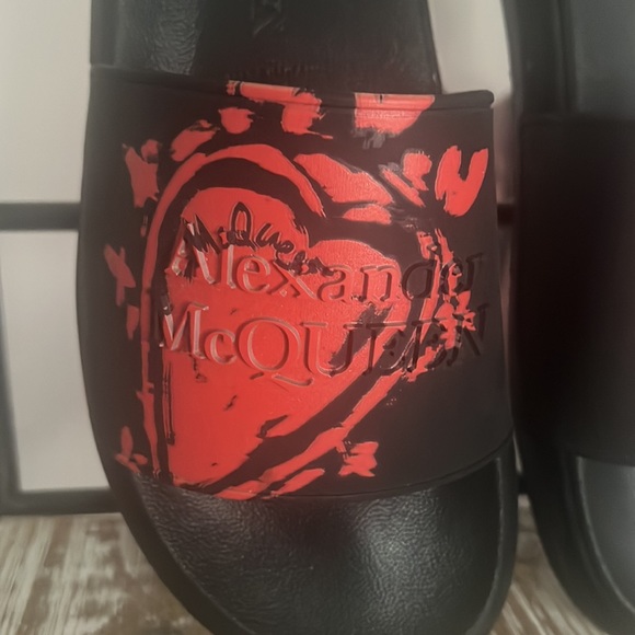 Alexander McQueen black red heart pool slide sandals size 42 US 9 - Picture 2 of 4